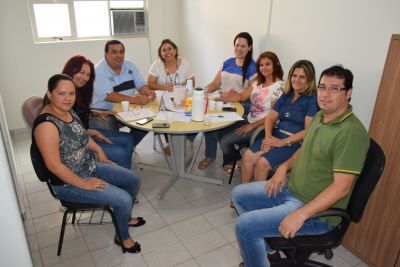SECRETÁRIA DE ASSISTÊNCIA SOCIAL REALIZA REUNIÃO PARA INICIO DOS TRABALHOS