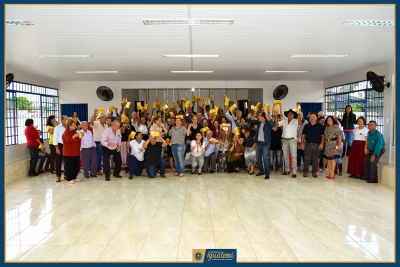 PREFEITA ENTREGA CHOCOLATES AOS IDOSOS DO CONVIVER PREFEITA ENTREGA CHOCOLATES AOS IDOSOS DO CONVIVER