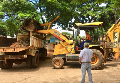 PREFEITURA INTENSIFICA AÇÕES DE LIMPEZA URBANA NO PERÍODO DAS CHUVAS PREFEITURA INTENSIFICA AÇÕES DE LIMPEZA URBANA NO PERÍODO DAS CHUVAS