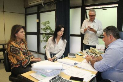 A pedido da Prefeita Patrícia, Mara Caseiro garante no Governo recuperação emergencial da MS-180, entre Iguatemi e Juti A pedido da Prefeita Patrícia, Mara Caseiro garante no Governo recuperação emergencial da MS-180, entre Iguatemi e Juti