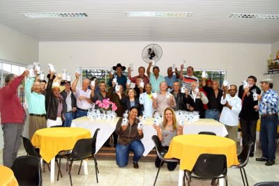 CONVIVER REALIZOU DIA DOS PAIS DA MELHOR IDADE. CONVIVER REALIZOU DIA DOS PAIS DA MELHOR IDADE.