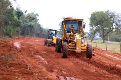 Prefeitura realiza manutenção na estrada do “Bolichão”. Prefeitura realiza manutenção na estrada do “Bolichão”.
