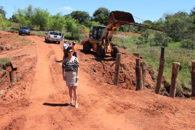 PREFEITA PATRÍCIA VISTORIA TRABALHOS DE RECUPERAÇÃO NA ÁREA RURAL. PREFEITA PATRÍCIA VISTORIA TRABALHOS DE RECUPERAÇÃO NA ÁREA RURAL.