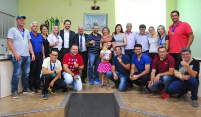 CICLISTAS IGUATEMIENSES GANHAM HOMENAGEM NA CÂMARA MUNICIPAL. CICLISTAS IGUATEMIENSES GANHAM HOMENAGEM NA CÂMARA MUNICIPAL.