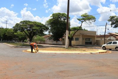 PREFEITURA INTENSIFICA TRABALHOS DE PINTURAS DE MEIOS-FIOS E RECUPERAÇÃO DE ROTATÓRIAS DE RUAS E AVENIDAS DA CIDADE PREFEITURA INTENSIFICA TRABALHOS DE PINTURAS DE MEIOS-FIOS E RECUPERAÇÃO DE ROTATÓRIAS DE RUAS E AVENIDAS DA CIDADE
