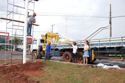PREFEITURA CONTRATA EMPRESA PARA REVITALIZAÇÃO DA ILUMINAÇÃO PÚBLICA DAS AV. PRESIDENTE VARGAS E GELSON ANDRADE MOREIRA. PREFEITURA CONTRATA EMPRESA PARA REVITALIZAÇÃO DA ILUMINAÇÃO PÚBLICA DAS AV. PRESIDENTE VARGAS E GELSON ANDRADE MOREIRA.