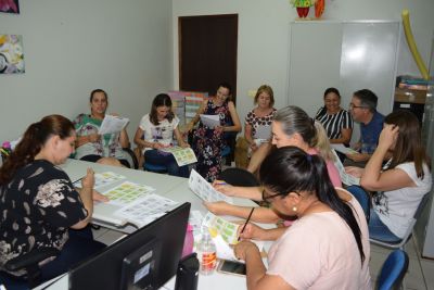 DIRETORES DA REDE MUNICIPAL DE ENSINO PARTICIPAM DE REUNIÃO PARA ADEQUAÇÃO ESCOLAR. DIRETORES DA REDE MUNICIPAL DE ENSINO PARTICIPAM DE REUNIÃO PARA ADEQUAÇÃO ESCOLAR.