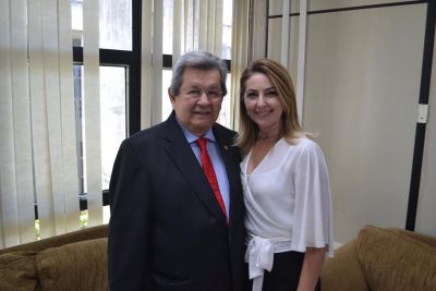 SECRETÁRIA DE SAÚDE PARTICIPA DA POSSE DO DEPUTADO ONEVAN DE MATOS. SECRETÁRIA DE SAÚDE PARTICIPA DA POSSE DO DEPUTADO ONEVAN DE MATOS.