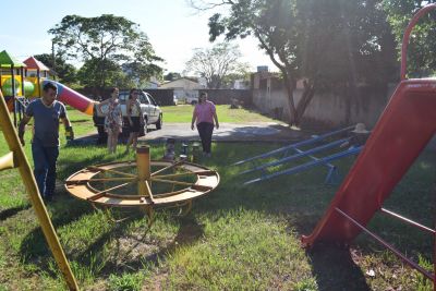 “PLAYGROUNDS” DAS ESCOLAS MUNICIPAIS PASSAM POR REFORMAS. “PLAYGROUNDS” DAS ESCOLAS MUNICIPAIS PASSAM POR REFORMAS.