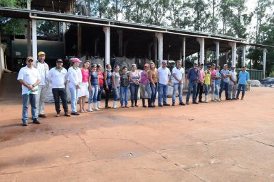 SECRETARIA DE SAÚDE REALIZA REUNIÃO COM FUNCIONÁRIOS DA USINA DE RECICLAGEM. SECRETARIA DE SAÚDE REALIZA REUNIÃO COM FUNCIONÁRIOS DA USINA DE RECICLAGEM.