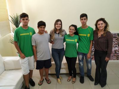 PREFEITA PATRÍCIA MARGATTO RECEBE VISITA DOS ALUNOS DA ESCOLA ESTADUAL OITO DE MAIO.