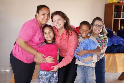PREFEITURA BENEFICIOU 400 FAMÍLIAS IGUATEMIENSES COM ENTREGA DE COBERTORES. PREFEITURA BENEFICIOU 400 FAMÍLIAS IGUATEMIENSES COM ENTREGA DE COBERTORES.