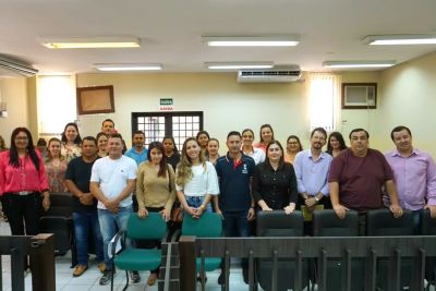 REUNIÃO ENTRE A PROMOTORIA DE JUSTIÇA E CANDIDATOS AO CONSELHO TUTELAR. REUNIÃO ENTRE A PROMOTORIA DE JUSTIÇA E CANDIDATOS AO CONSELHO TUTELAR.