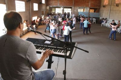 BAILE MARCOU INÍCIO DAS ATIVIDADES COM IDOSOS DO ASSENTAMENTO AUXILIADORA. BAILE MARCOU INÍCIO DAS ATIVIDADES COM IDOSOS DO ASSENTAMENTO AUXILIADORA.