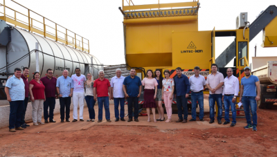 PATRÍCIA MARGATTO, PREFEITOS DO CONE SUL E VEREADORES VISITAM USINA DE ASFALTO. PATRÍCIA MARGATTO, PREFEITOS DO CONE SUL E VEREADORES VISITAM USINA DE ASFALTO.