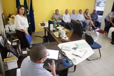 IGUATEMI SEDIOU REUNIÃO DOS PREFEITOS QUE INTEGRAM O CONSÓRCIO CONISUL. IGUATEMI SEDIOU REUNIÃO DOS PREFEITOS QUE INTEGRAM O CONSÓRCIO CONISUL.