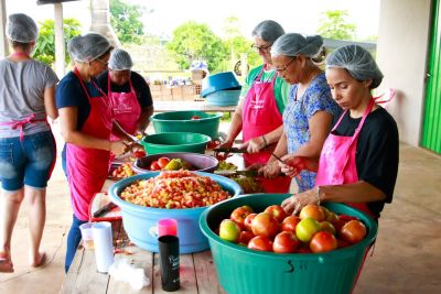 PREFEITA PATRÍCIA AGRADECE A TODOS QUE TRABALHARAM NO ALMOÇO DO SERVIDORES. PREFEITA PATRÍCIA AGRADECE A TODOS QUE TRABALHARAM NO ALMOÇO DO SERVIDORES.