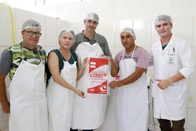 PATRÍCIA MARGATTO VISITOU ABATEDOURO DE FRANGO NO ASSENTAMENTO COLORADO. PATRÍCIA MARGATTO VISITOU ABATEDOURO DE FRANGO NO ASSENTAMENTO COLORADO.