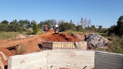 CONSTRUÇÃO DA NOVA PONTE DE CONCRETO DO BOLICHÃO” ESTÁ SENDO REALIZADA. CONSTRUÇÃO DA NOVA PONTE DE CONCRETO DO BOLICHÃO” ESTÁ SENDO REALIZADA.