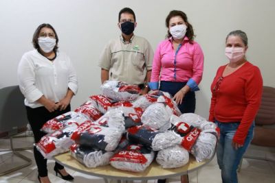 FIEMS E FAEMS RELIZARAM A DOAÇÃO DE 2.000 MÁSCARAS PARA FAMÍLIAS CARENTES. FIEMS E FAEMS RELIZARAM A DOAÇÃO DE 2.000 MÁSCARAS PARA FAMÍLIAS CARENTES.