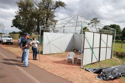 VÂNDALOS ROUBAM LONA E REFLETOR DA TENDA DE BARREIRA SANITÁRIA NA MS-180. VÂNDALOS ROUBAM LONA E REFLETOR DA TENDA DE BARREIRA SANITÁRIA NA MS-180.