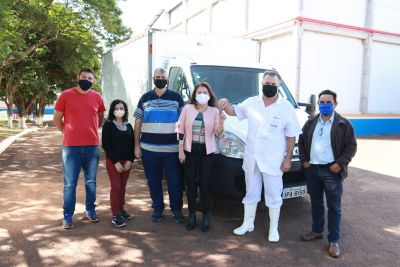 FRIGORÍFICO AGROINDUSTRIAL REALIZA DOAÇÃO DE CAMINHÃO PARA COLETA SELETIVA. FRIGORÍFICO AGROINDUSTRIAL REALIZA DOAÇÃO DE CAMINHÃO PARA COLETA SELETIVA.
