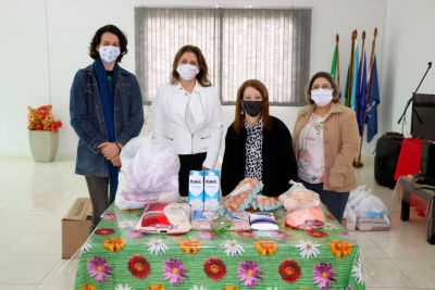 PREFEITURA DE IGUATEMI ENTREGA KIT ALIMENTAÇÃO A ALUNOS DA APAE E PARA IDOSOS. PREFEITURA DE IGUATEMI ENTREGA KIT ALIMENTAÇÃO A ALUNOS DA APAE E PARA IDOSOS.