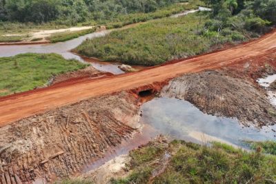 TRABALHOS NAS ESTRADAS RURAIS DO MUNICÍPIO CONTINUAM, OBRAS NÃO PARAM. TRABALHOS NAS ESTRADAS RURAIS DO MUNICÍPIO CONTINUAM, OBRAS NÃO PARAM.