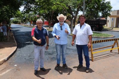 PREFEITURA ESTÁ REALIZANDO OBRAS DE RECAPEAMENTO EM VÁRIAS RUAS DA CIDADE. PREFEITURA ESTÁ REALIZANDO OBRAS DE RECAPEAMENTO EM VÁRIAS RUAS DA CIDADE.