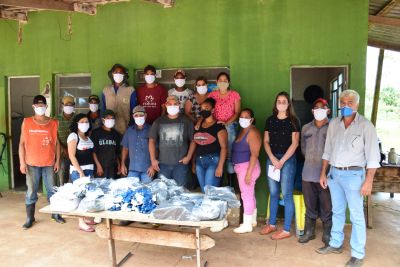 COOPERATIVA DE RECICLAGEM RECEBE EPI’s EM IGUATEMI. COOPERATIVA DE RECICLAGEM RECEBE EPI's EM IGUATEMI.