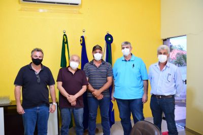 PREFEITO DRº LÍDIO RECEBE COORDENADOR MUNICIPAL DA AGRAER. PREFEITO DRº LÍDIO RECEBE COORDENADOR MUNICIPAL DA AGRAER.