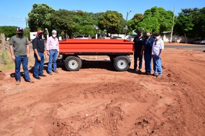 Associações de Produtores Rurais recebem Carretas Agrícolas. Associações de Produtores Rurais recebem Carretas Agrícolas.
