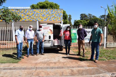 Produtores do Assentamento Colorado realizaram entrega de frangos em mercados da cidade. Produtores do Assentamento Colorado realizaram entrega de frangos em mercados da cidade.