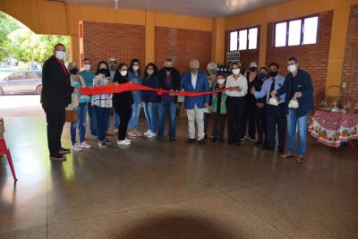 Prefeito e autoridades prestigiaram a Feira dos Produtores Rurais de Iguatemi. Prefeito e autoridades prestigiaram a Feira dos Produtores Rurais de Iguatemi.