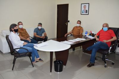 COM A VOLTA DAS AULAS, PREFEITO DECIDE QUE PROJETO “BOMBEIRO NA ESCOLA” VOLTARÁ EM 2021. COM A VOLTA DAS AULAS, PREFEITO DECIDE QUE PROJETO “BOMBEIRO NA ESCOLA” VOLTARÁ EM 2021.