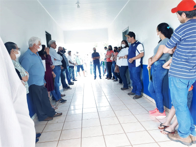 FAMÍLIAS DO ASSENTAMENTO AUXILIADORA SÃO ATENDIDAS PELO INCRA PARA TRATAR DE TÍTULOS DEFINITIVOS DE SUAS PROPRIEDADES. FAMÍLIAS DO ASSENTAMENTO AUXILIADORA SÃO ATENDIDAS PELO INCRA PARA TRATAR DE TÍTULOS DEFINITIVOS DE SUAS PROPRIEDADES.