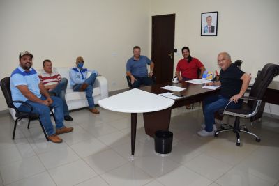 DR. LÍDIO RECEBE DIRETORIA DO CLUBE DE LAÇO ESTRELA DE IGUATEMI. DR. LÍDIO RECEBE DIRETORIA DO CLUBE DE LAÇO ESTRELA DE IGUATEMI.