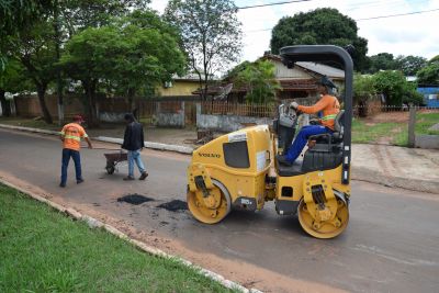SECRETARIA DE OBRAS INICIA OPERAÇÃO TAPA-BURACOS NAS RUAS E AVENIDAS DA CIDADE. SECRETARIA DE OBRAS INICIA OPERAÇÃO TAPA-BURACOS NAS RUAS E AVENIDAS DA CIDADE.