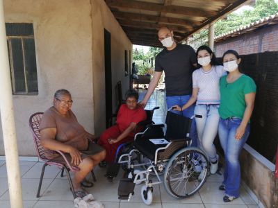 PREFEITURA REALIZA ENTREGA DE CADEIRAS DE RODAS E BENEFICIA 36 PACIENTES.