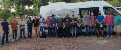 CONSCRITOS PARA O SERVIÇO MILITAR EMBARCARAM PARA AMAMBAI-MS.