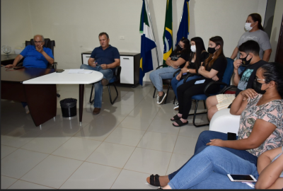 PREFEITO DE IGUATEMI RECEBEU ACADÊMICOS PARA TRATAR SOBRE REAJUSTE NA “AJUDA DE CUSTO DE FOMENTO”. PREFEITO DE IGUATEMI RECEBEU ACADÊMICOS PARA TRATAR SOBRE REAJUSTE NA “AJUDA DE CUSTO DE FOMENTO”.