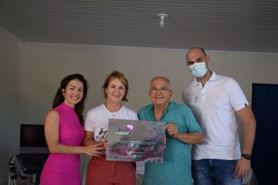 PREFEITO E SECRETÁRIO DE SAÚDE LANÇAM “PROJETO BEM NASCER” EM IGUATEMI. PREFEITO E SECRETÁRIO DE SAÚDE LANÇAM “PROJETO BEM NASCER” EM IGUATEMI.