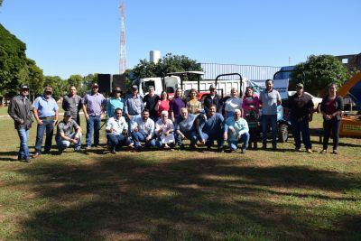 DR. LÍDIO ENTREGA EQUIPAMENTOS AGRÍCOLAS PARA A AGRICULTURA FAMILIAR. DR. LÍDIO ENTREGA EQUIPAMENTOS AGRÍCOLAS PARA A AGRICULTURA FAMILIAR.