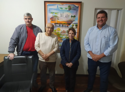 TEREZA CRISTINA RECEBE O PREFEITO DE IGUATEMI DR. LÍDIO PARA TRATAR DE VERBAS PARA O SEGMENTO RURAL. TEREZA CRISTINA RECEBE O PREFEITO DE IGUATEMI DR. LÍDIO PARA TRATAR DE VERBAS PARA O SEGMENTO RURAL.