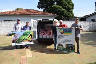 FRANGOS DA COLORADO ENRIQUECEM ALIMENTAÇÃO DAS FAMÍLIAS ATENDIDAS PELO CRAS. FRANGOS DA COLORADO ENRIQUECEM ALIMENTAÇÃO DAS FAMÍLIAS ATENDIDAS PELO CRAS.