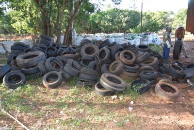 SECRETARIA DE SAÚDE RECOLHE 400 PNEUS PARA SEREM RECICLADOS EM CURITIBA-PR. SECRETARIA DE SAÚDE RECOLHE 400 PNEUS PARA SEREM RECICLADOS EM CURITIBA-PR.