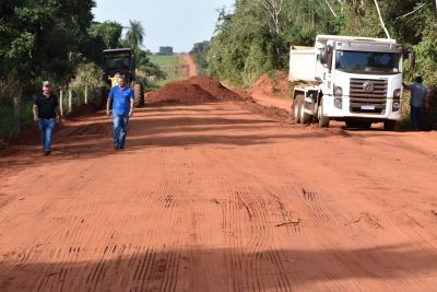 A PARCERIA ENTRE SECRETARIA DE OBRAS E PROPRIETÁRIOS RURAIS PROMOVE RECUPERAÇÃO DE ESTRADA. A PARCERIA ENTRE SECRETARIA DE OBRAS E PROPRIETÁRIOS RURAIS PROMOVE RECUPERAÇÃO DE ESTRADA.
