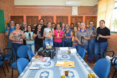 PREFEITURA PRESENTEIA PROFISSIONAIS DA REDE MUNICIPAL DE ENSINO EM COMEMORAÇÃO AO DIA DO PROFESSOR. PREFEITURA PRESENTEIA PROFISSIONAIS DA REDE MUNICIPAL DE ENSINO EM COMEMORAÇÃO AO DIA DO PROFESSOR.