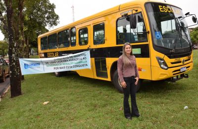 PREFEITO DR. LÍDIO CONQUISTA MAIS UM ÔNIBUS ESCOLAR PARA ATENDER A ÁREA RURAL. PREFEITO DR. LÍDIO CONQUISTA MAIS UM ÔNIBUS ESCOLAR PARA ATENDER A ÁREA RURAL.