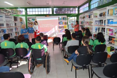 ALUNOS DA ESCOLA ESTADUAL MARCÍLIO AUGUSTO PINTO PARTICIPAM DE PALESTRA NA BIBLIOTECA DO SESI. ALUNOS DA ESCOLA ESTADUAL MARCÍLIO AUGUSTO PINTO PARTICIPAM DE PALESTRA NA BIBLIOTECA DO SESI.